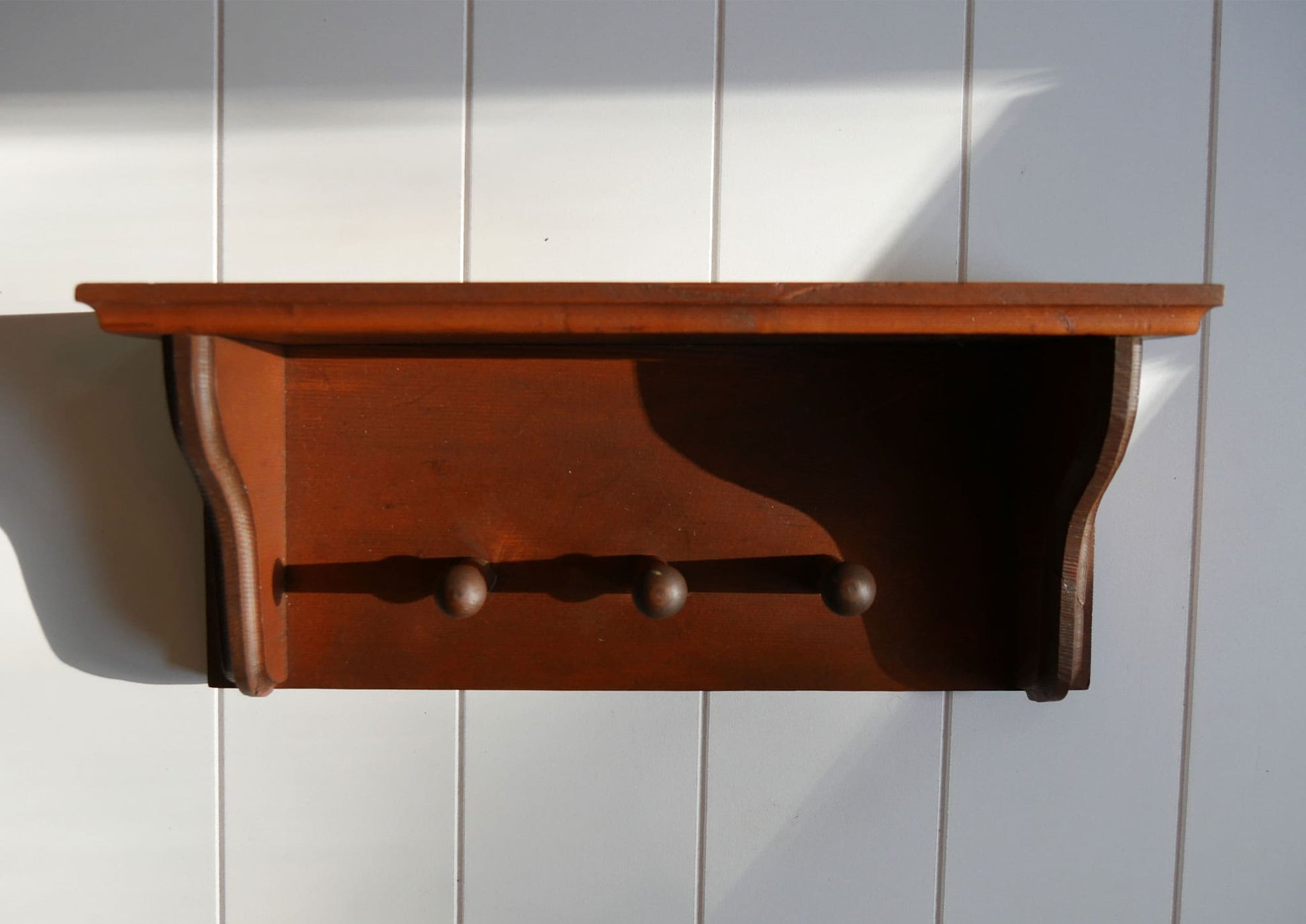Vintage Wood Wall Shelf with Peg Hooks, Farmhouse Peg Hook Shelf, Vintage Peg Hook Shelf