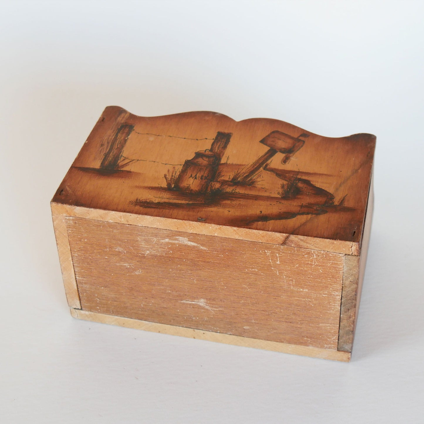 Vintage Wood Wall Pocket, Vintage Country Wall Pocket, Vintage Farm Scene Wall Pocket, Vintage Kitchen Decor, Vintage Wall Box