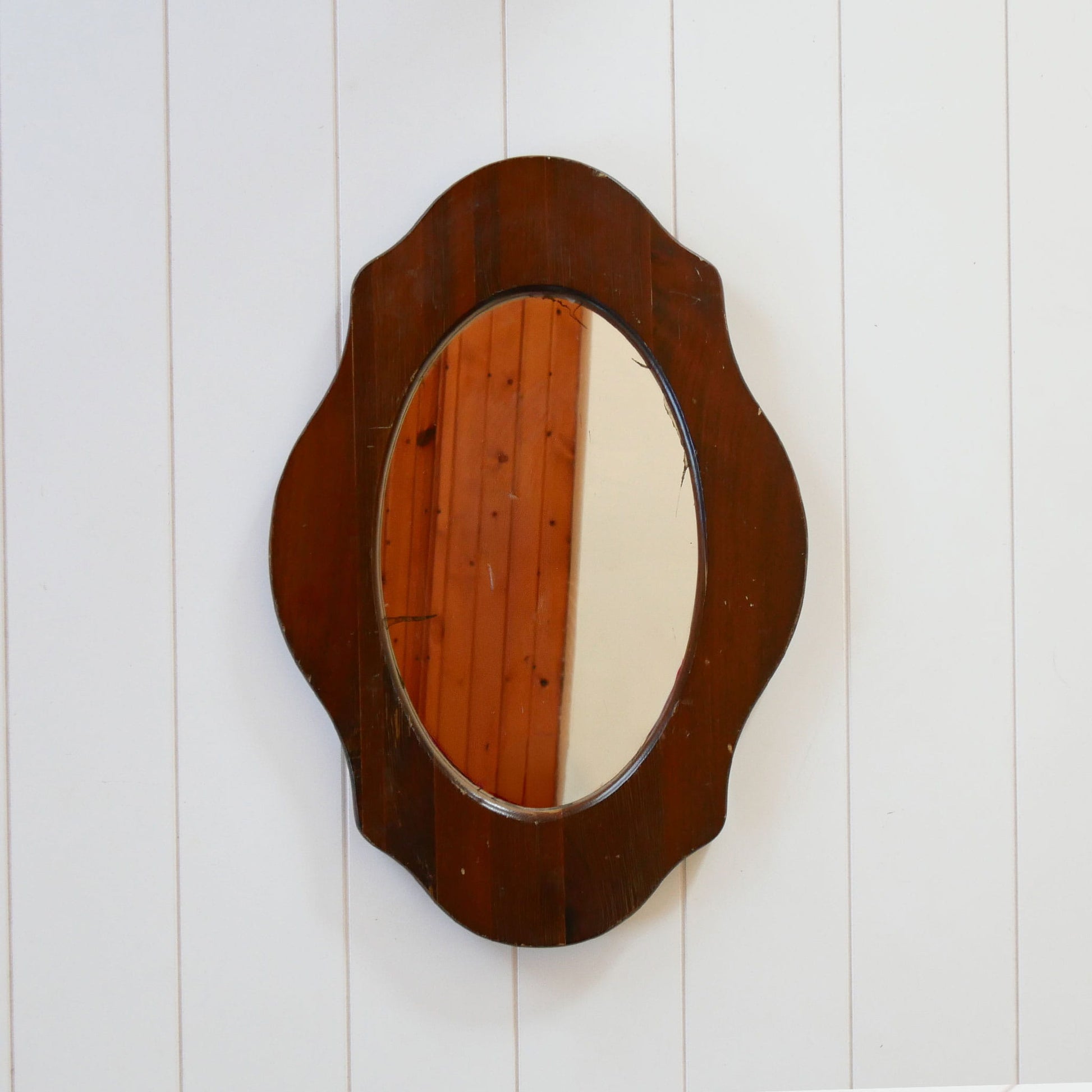Vintage Wood Framed Oval Mirror, Vintage Wood Mirror, Vintage Scalloped Wood Mirror, Vintage Wall Decor, Vintage home Decor