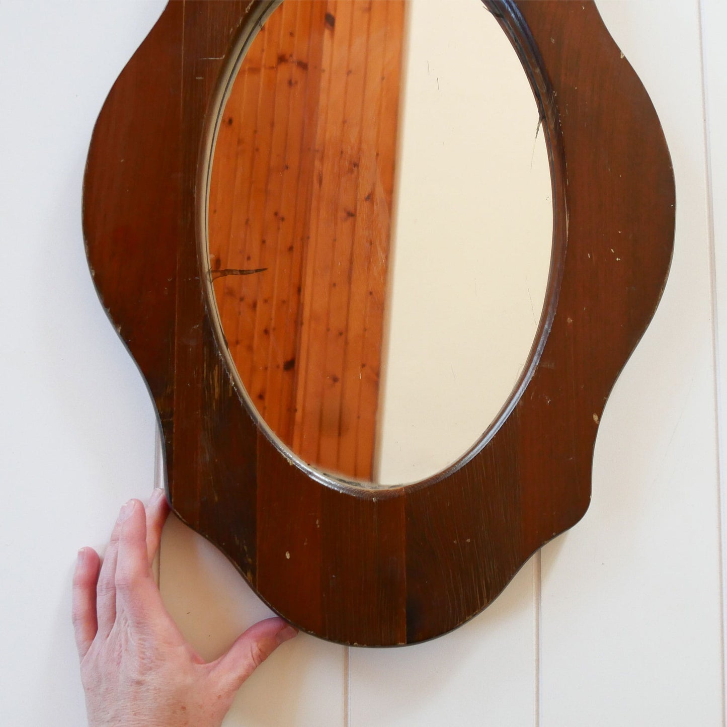 Vintage Wood Framed Oval Mirror, Vintage Wood Mirror, Vintage Scalloped Wood Mirror, Vintage Wall Decor, Vintage home Decor