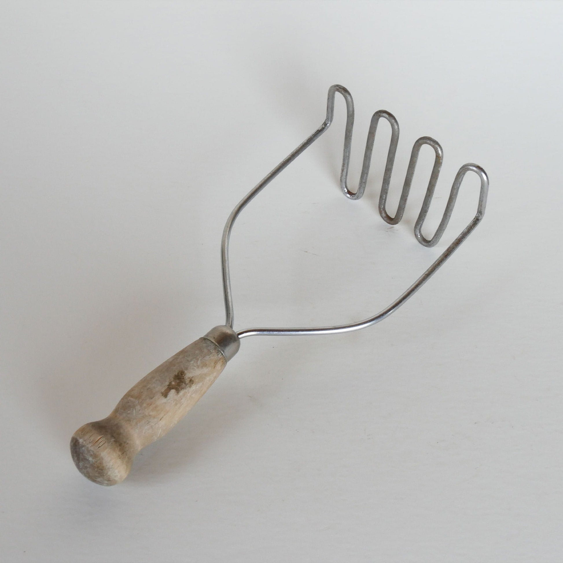 Vintage Metal Masher with Wood Handle, Vintage Metal Masher, Vintage potato Masker, Vintage Kitchen Decor, Vintage Kitchen Tools, Vintage Wood Handle Kitchen Tools, Vintage Kitchen, Vintage Decor