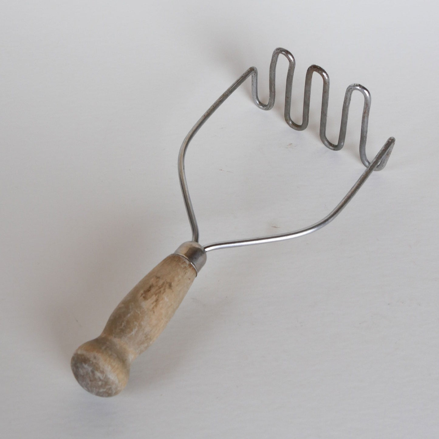 Vintage Metal Masher with Wood Handle, Vintage Metal Masher, Vintage potato Masker, Vintage Kitchen Decor, Vintage Kitchen Tools, Vintage Wood Handle Kitchen Tools, Vintage Kitchen, Vintage Decor