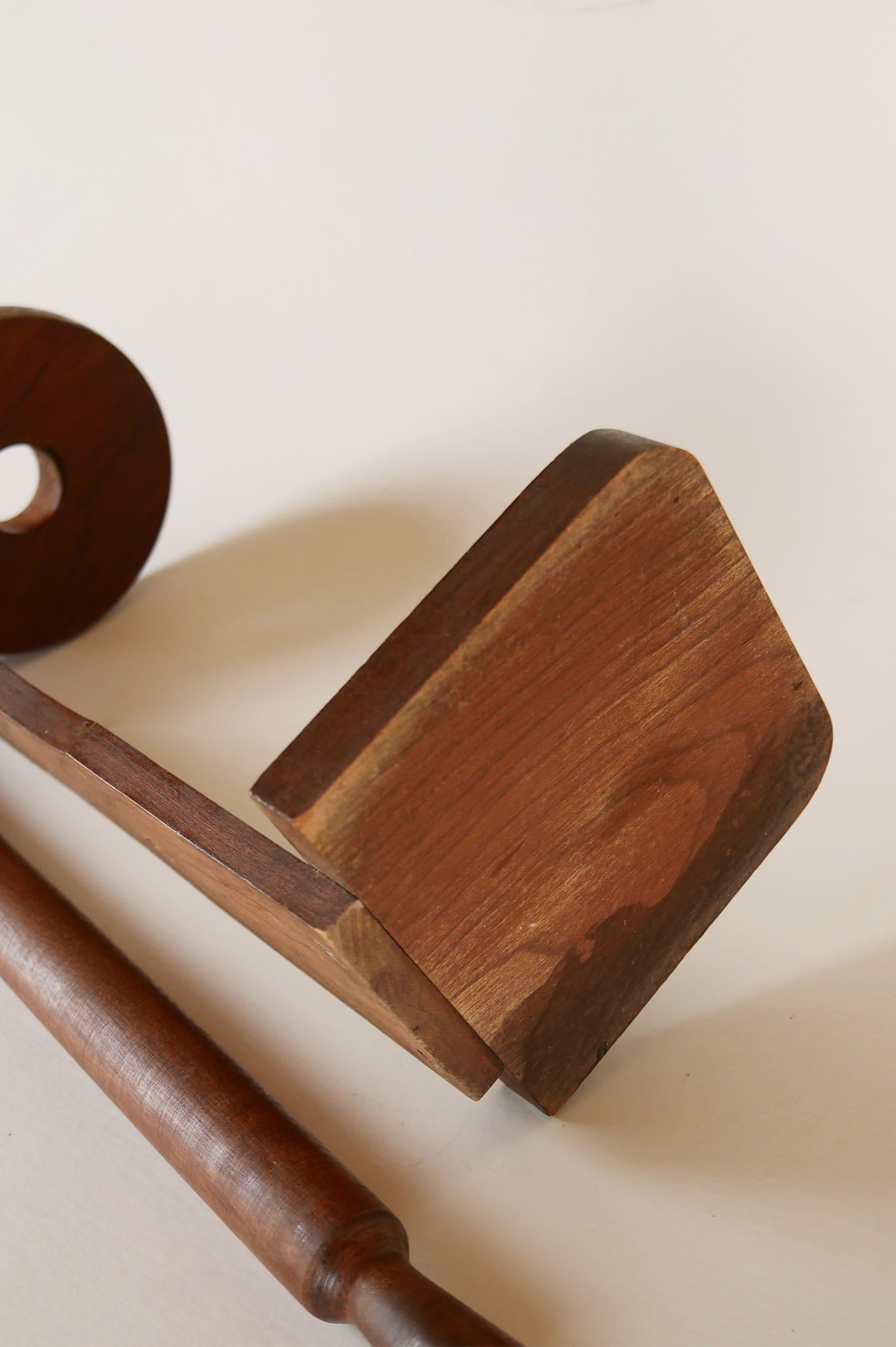 Primitive Wood Paper Towel Holder, Vintage Paper Towel Rack, Vintage Wood Rack, Primitive Towel Rack, Vintage Towel Holder, Primitive Kitchen Decor