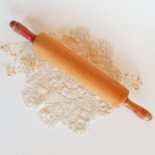 Vintage 18in Wooden Rolling Pin with Chippy Red Handles Vintage Farmhouse Rolling Pin Vintage Farmhouse Kitchen Decor Vintage Kitchen Decor