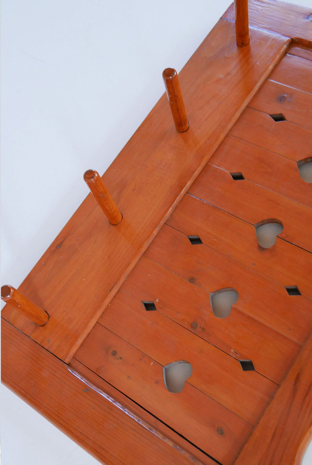 Vintage Wood Peg Rack Heart Cutout, Vintage Cottagecore Peg Rack, Vintage Heart SHape Wall Rack, Vintage Peg Hook Wall Decor