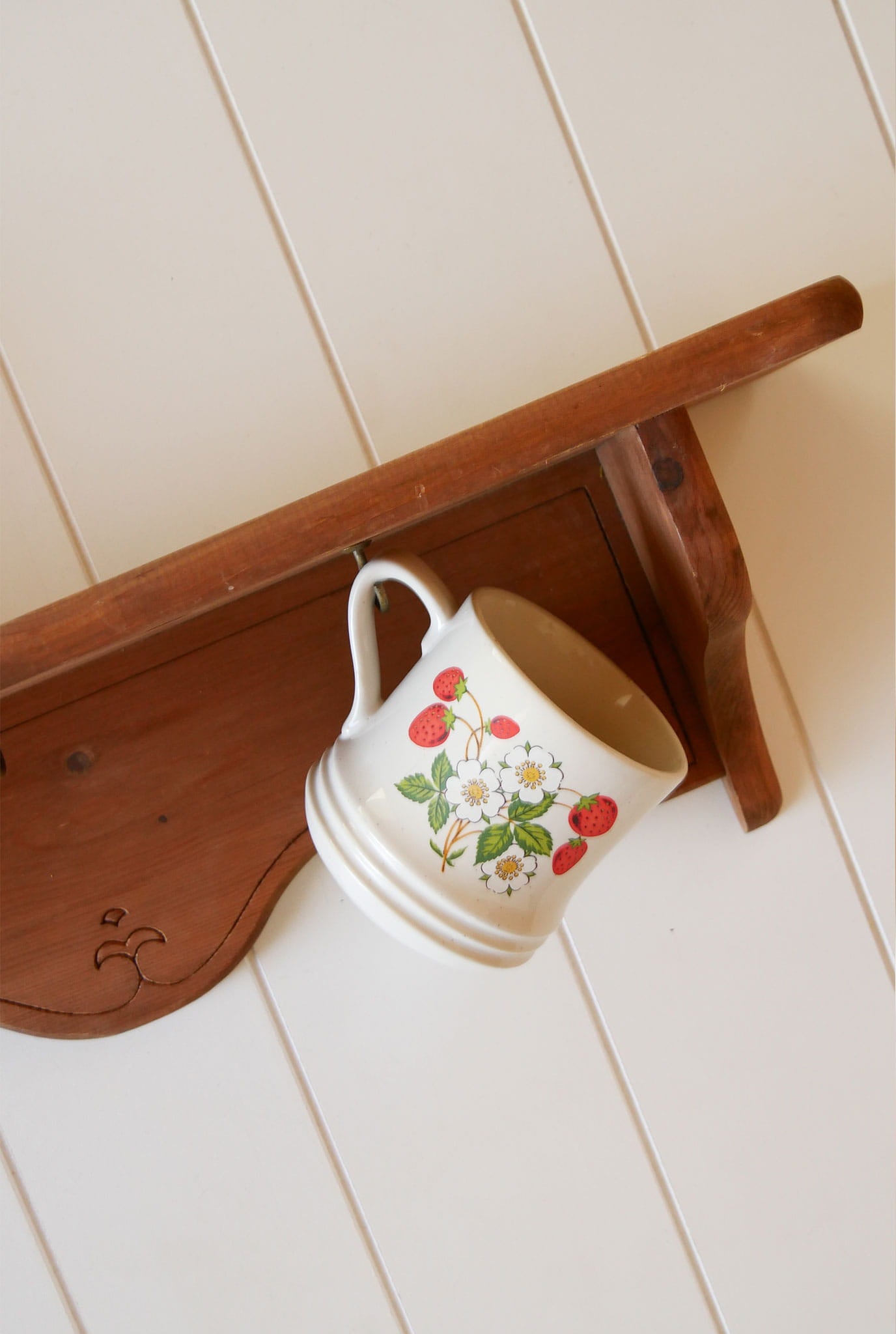 Vintage Wood Mounted Plate Rack Shelf, Vintage Wood Shelf, Vintage Plate Rack Shelf, Vintage Wood Wall Shelf, Vintage Wall Mounted Shelf, Vintage Spice Rack, COttagecore Shelf, Vintage Cottage Wall Decor