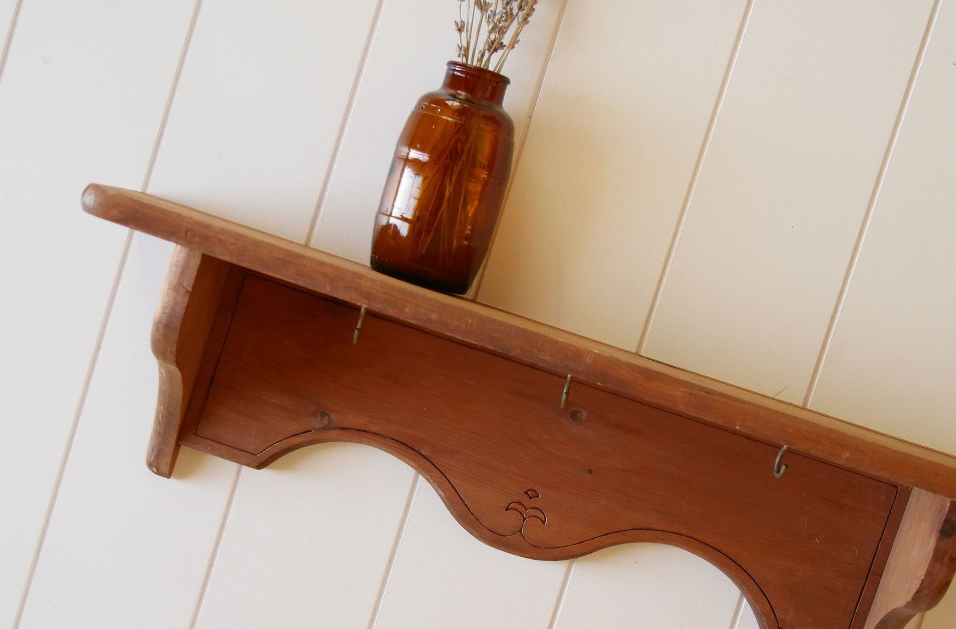 Vintage Wood Mounted Plate Rack Shelf, Vintage Wood Shelf, Vintage Plate Rack Shelf, Vintage Wood Wall Shelf, Vintage Wall Mounted Shelf, Vintage Spice Rack, COttagecore Shelf, Vintage Cottage Wall Decor