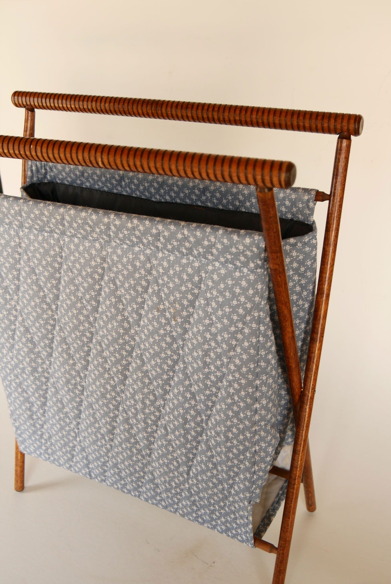 Cottagecore Fabric Sewing Caddy, Vintage Sewing Caddy, Vintage Magazine Rack, Vintage Floral Sewing Caddy, Vintage Cottagecore Decor, Vintage Cottage Decor, Vintage Wood Sewing Caddy