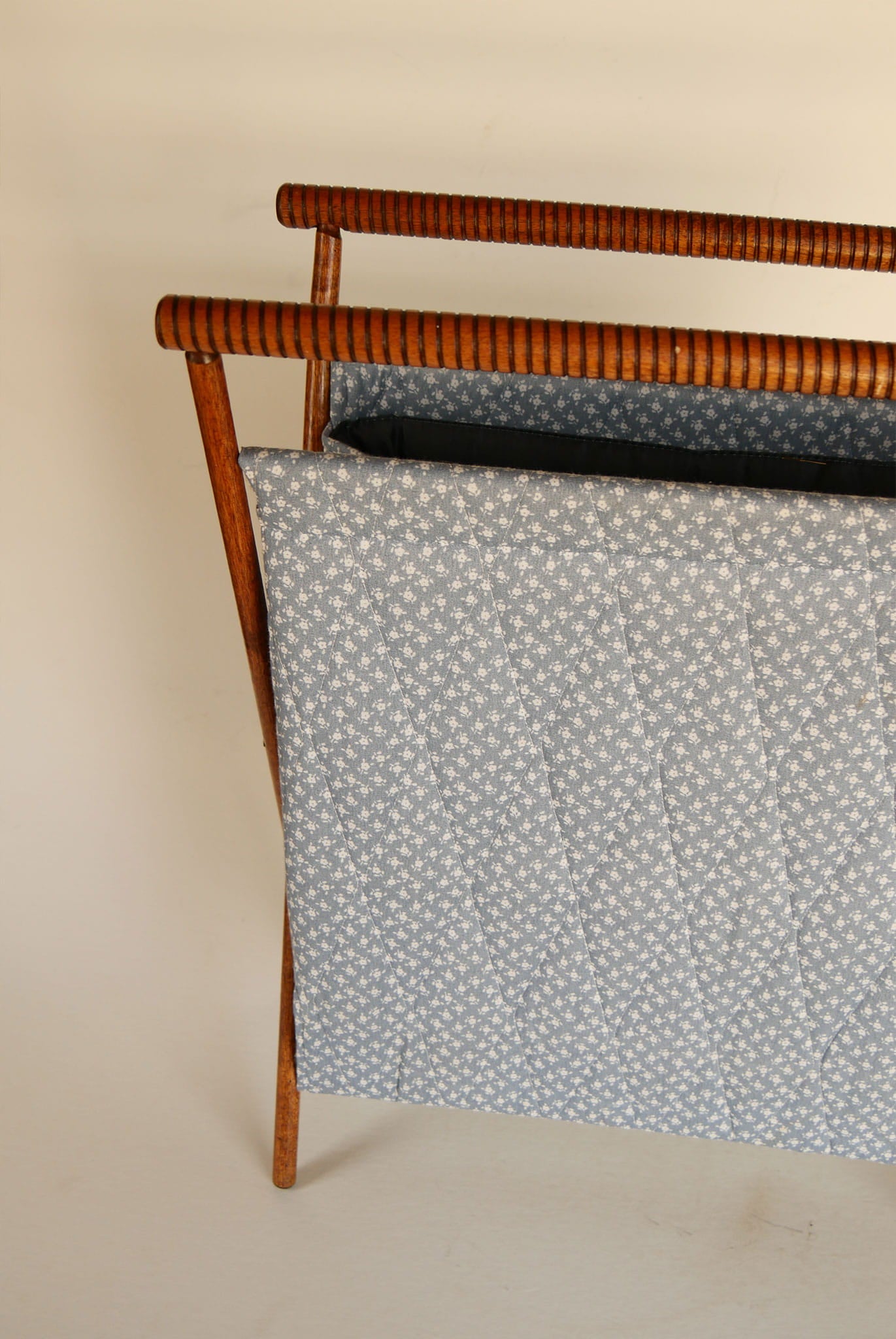 Cottagecore Fabric Sewing Caddy, Vintage Sewing Caddy, Vintage Magazine Rack, Vintage Floral Sewing Caddy, Vintage Cottagecore Decor, Vintage Cottage Decor, Vintage Wood Sewing Caddy