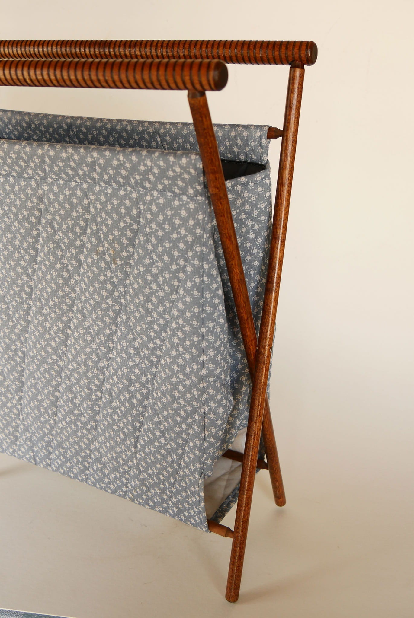 Cottagecore Fabric Sewing Caddy, Vintage Sewing Caddy, Vintage Magazine Rack, Vintage Floral Sewing Caddy, Vintage Cottagecore Decor, Vintage Cottage Decor, Vintage Wood Sewing Caddy