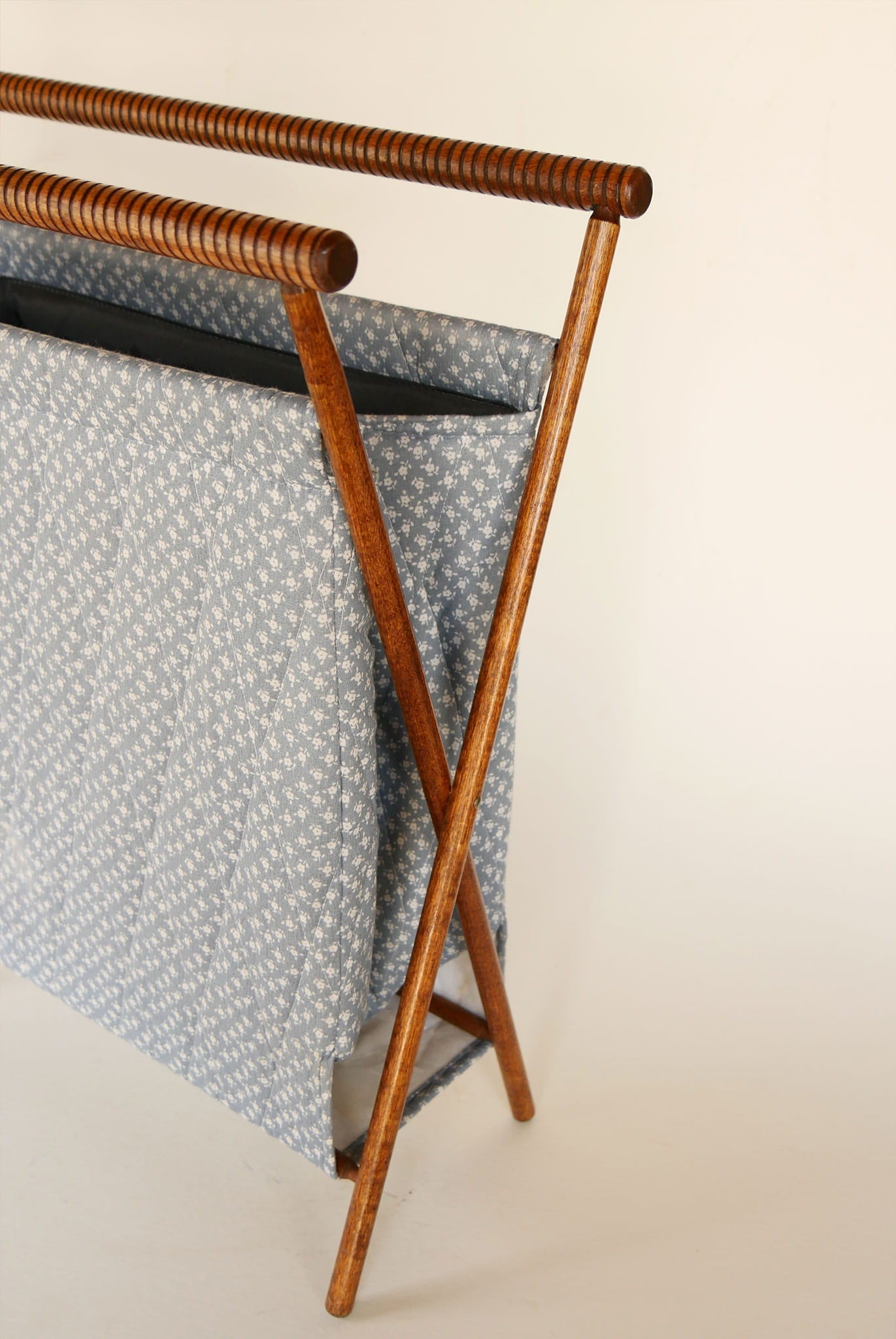 Cottagecore Fabric Sewing Caddy, Vintage Sewing Caddy, Vintage Magazine Rack, Vintage Floral Sewing Caddy, Vintage Cottagecore Decor, Vintage Cottage Decor, Vintage Wood Sewing Caddy