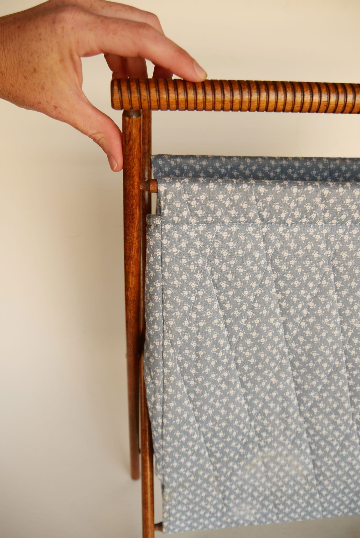 Cottagecore Fabric Sewing Caddy, Vintage Sewing Caddy, Vintage Magazine Rack, Vintage Floral Sewing Caddy, Vintage Cottagecore Decor, Vintage Cottage Decor, Vintage Wood Sewing Caddy