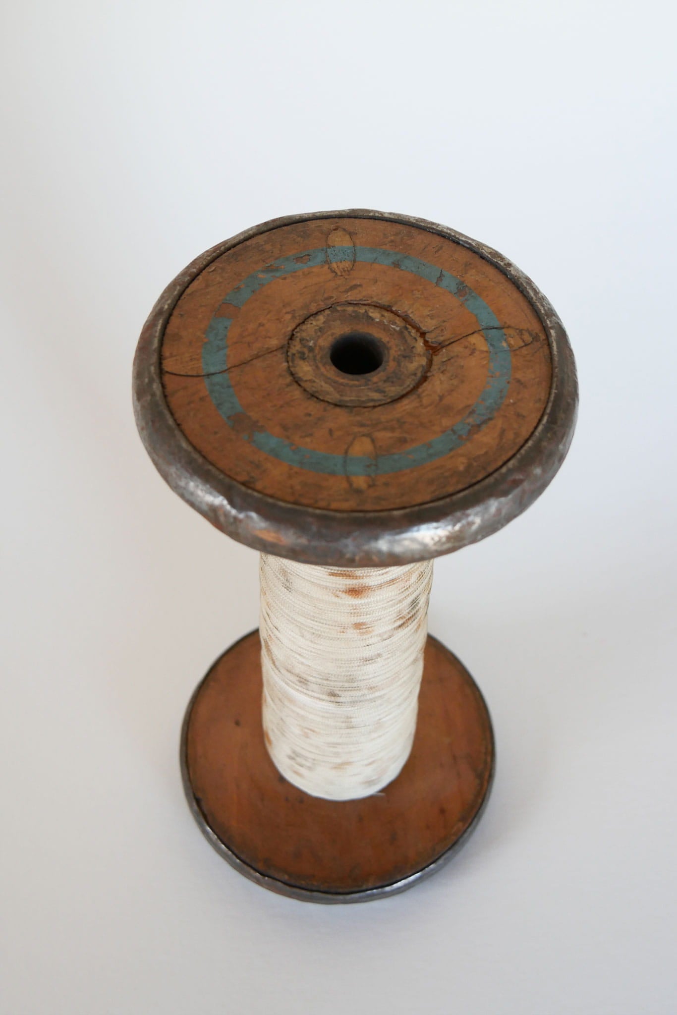 Vintage Wood Threaded Bobbin Spool, Vintage Threaded Wood Bobbin Spool, Large Vintage Bobbin, Vintage Bobbin, Large Wood Bobbin Spool, Vintage Kitchen Decor, Vintage Country Decor, Vintage Home Decor