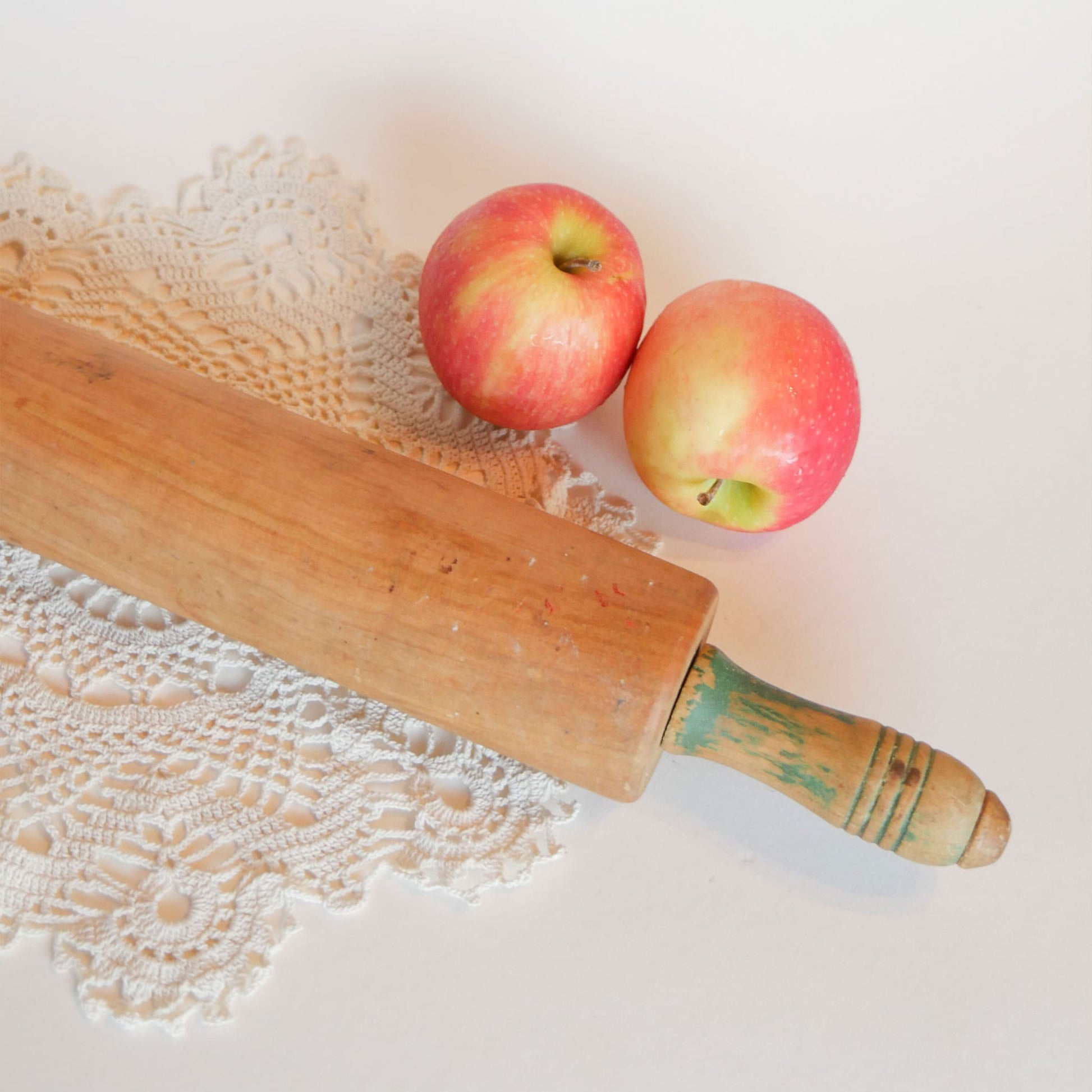 Vintage Wooden Rolling Pin Green Handles, Rustic Farmhouse Kitchen Decor Vintage Farmhouse Rollin Pin Primitive Kitchen Decor