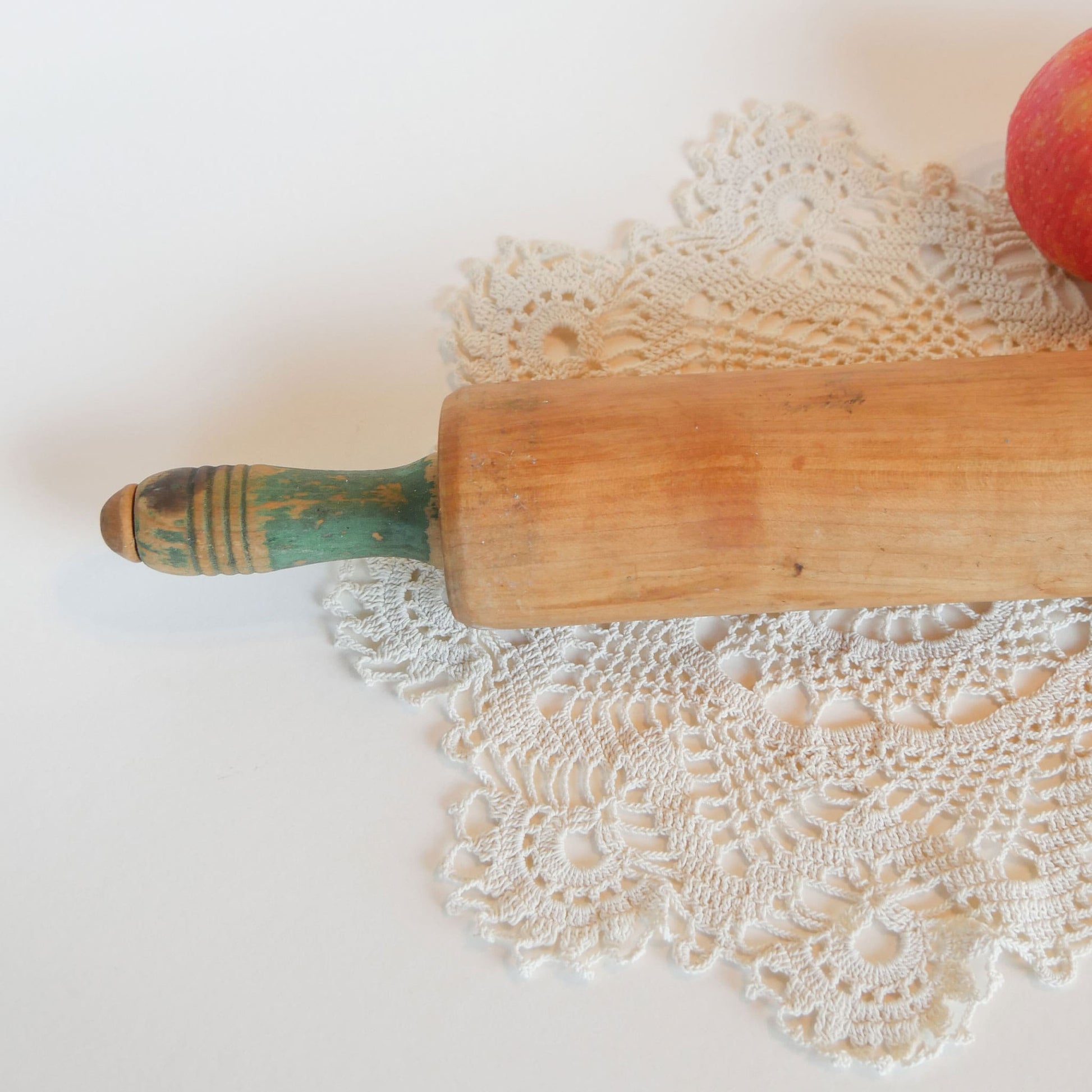 Vintage Wooden Rolling Pin Green Handles, Rustic Farmhouse Kitchen Decor Vintage Farmhouse Rollin Pin Primitive Kitchen Decor