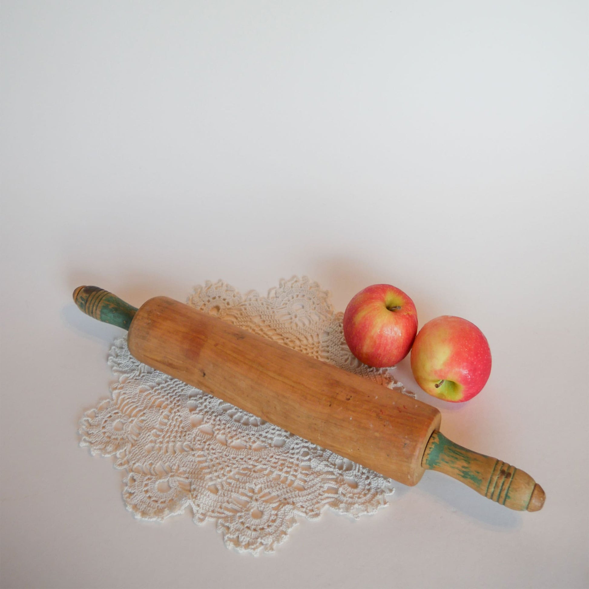 Vintage Wooden Rolling Pin Green Handles, Rustic Farmhouse Kitchen Decor Vintage Farmhouse Rollin Pin Primitive Kitchen Decor