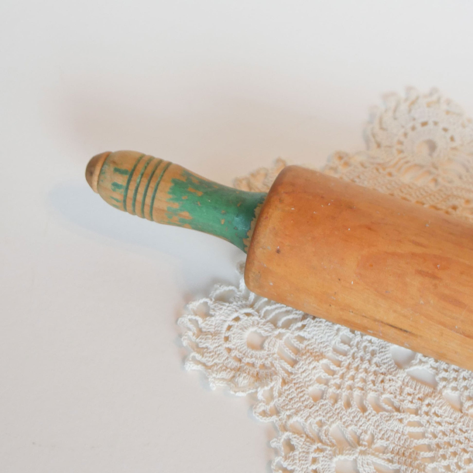 Vintage Wooden Rolling Pin Green Handles, Rustic Farmhouse Kitchen Decor Vintage Farmhouse Rollin Pin Primitive Kitchen Decor