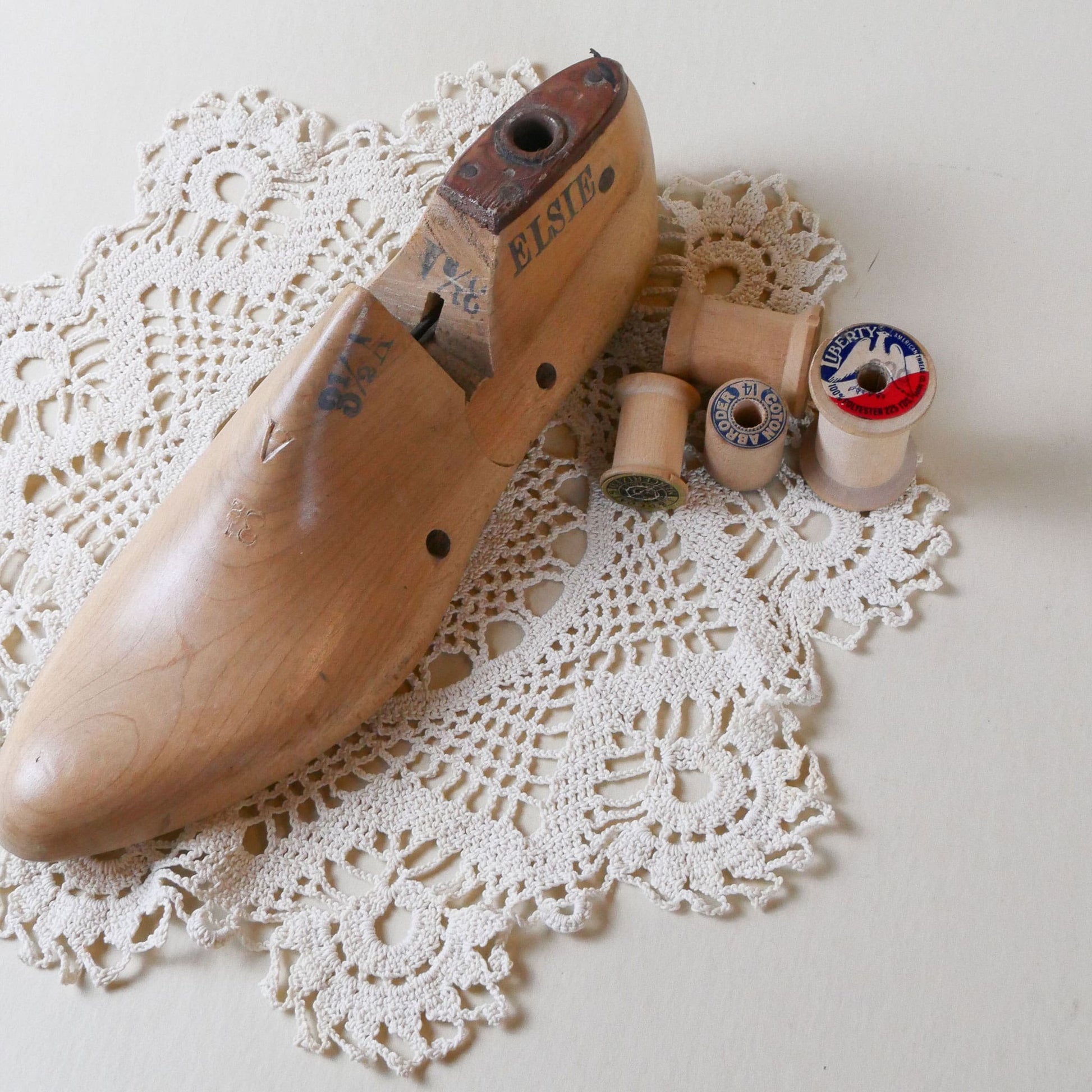 Vintage Elsie Wooden Shoe Mold, Primitive Shoe Mold, Vintage 3.5A Shoe Mold, Antique Wooden Shoe Mold