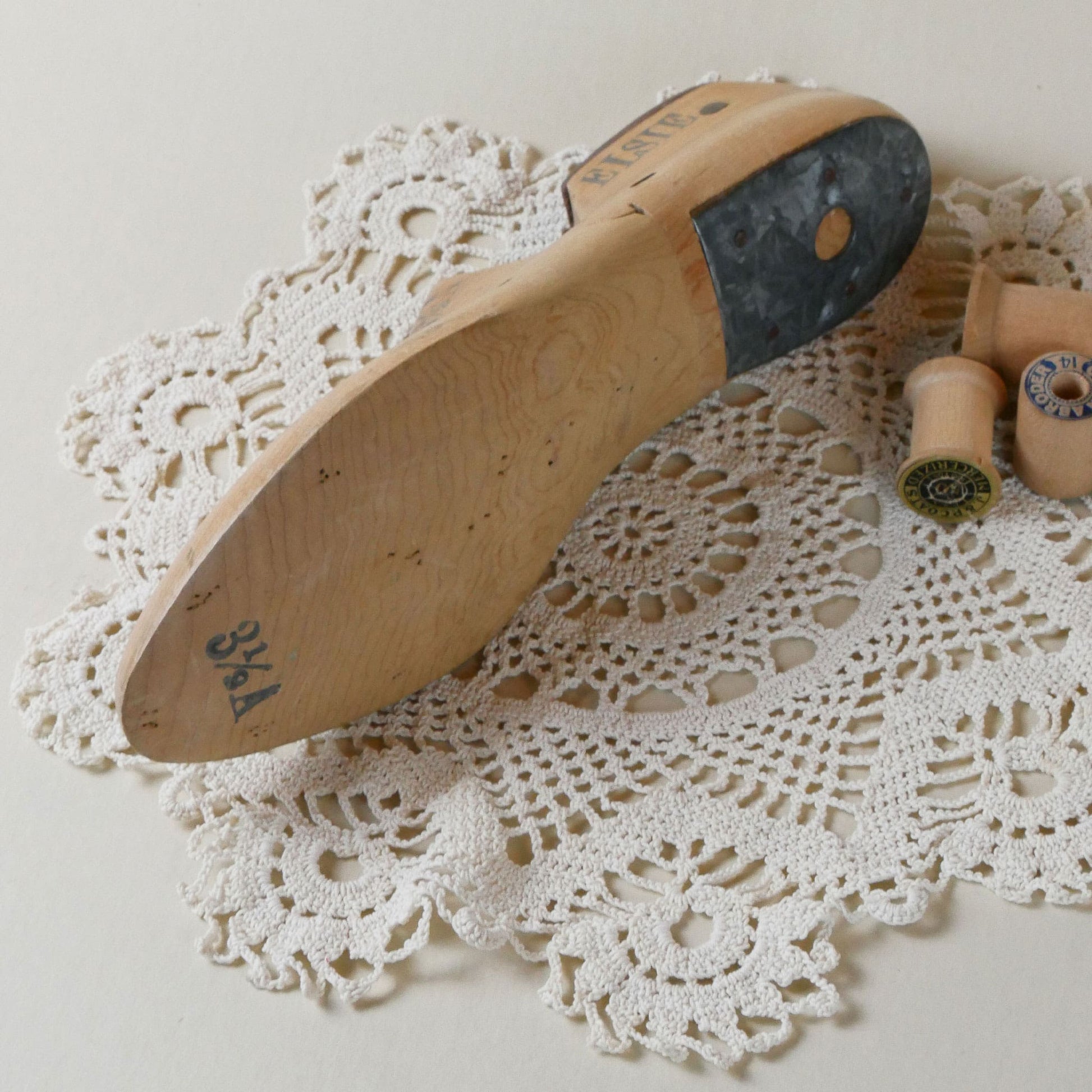 Vintage Elsie Wooden Shoe Mold, Primitive Shoe Mold, Vintage 3.5A Shoe Mold, Antique Wooden Shoe Mold