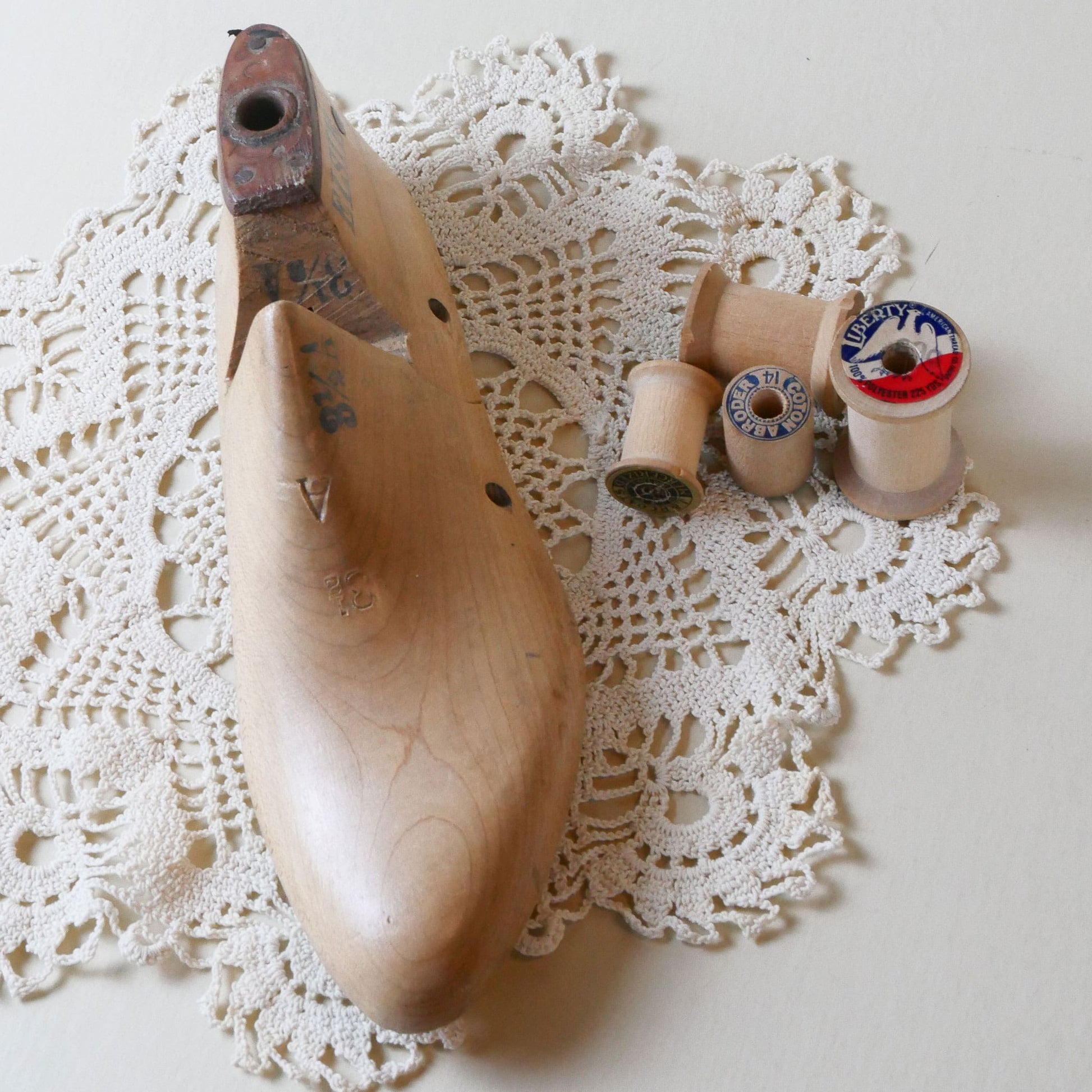 Vintage Elsie Wooden Shoe Mold, Primitive Shoe Mold, Vintage 3.5A Shoe Mold, Antique Wooden Shoe Mold