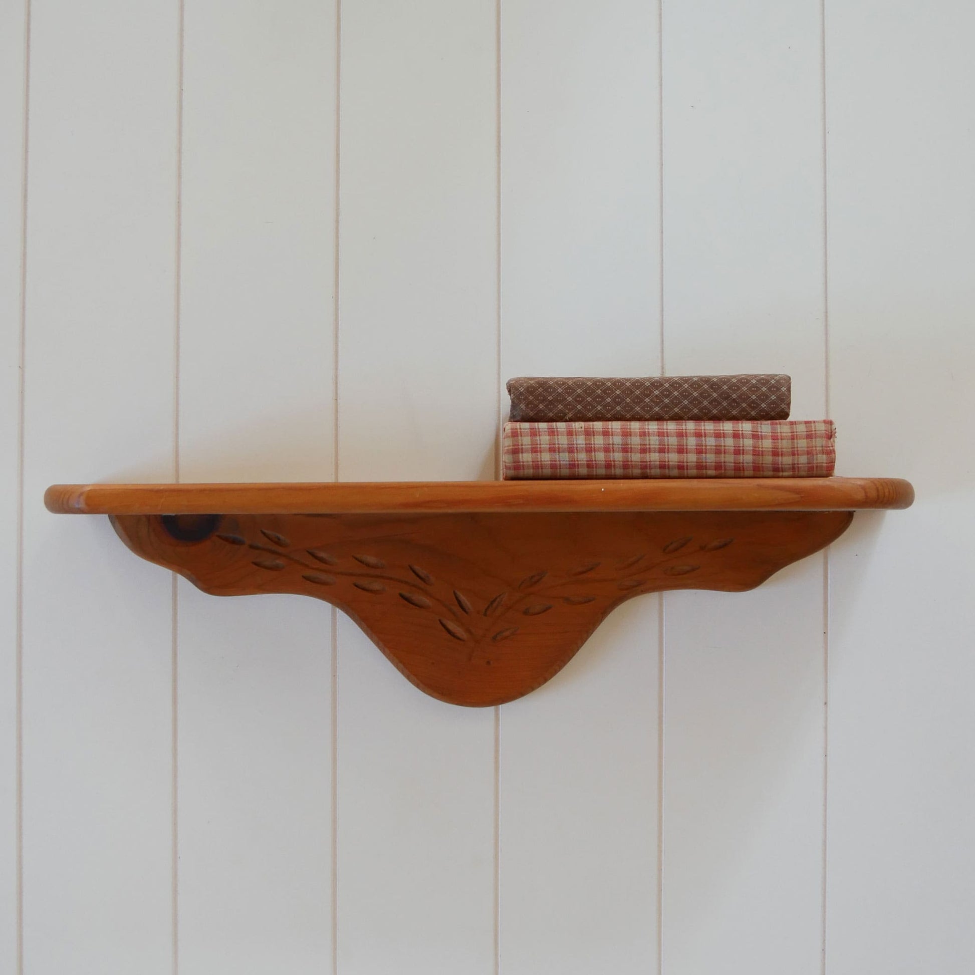 Vintage Wood Wall Shelf with Wheat Detail Cottagecore Shelf, Vintage Plate Shelf, Vintage Farmhouse Shelf