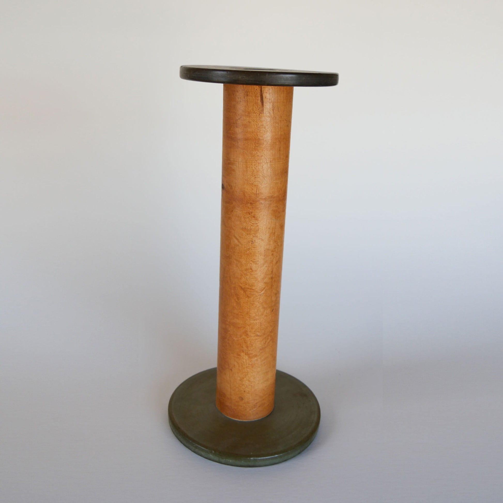 Vintage 13in Wood Bobbin Spool, Vintage Green Wood Bobbin Spool, Large Vintage Bobbin, Vintage Bobbin, Large Wood Bobbin Spool, Vintage Kitchen Decor, Vintage Country Decor, Vintage Home Decor