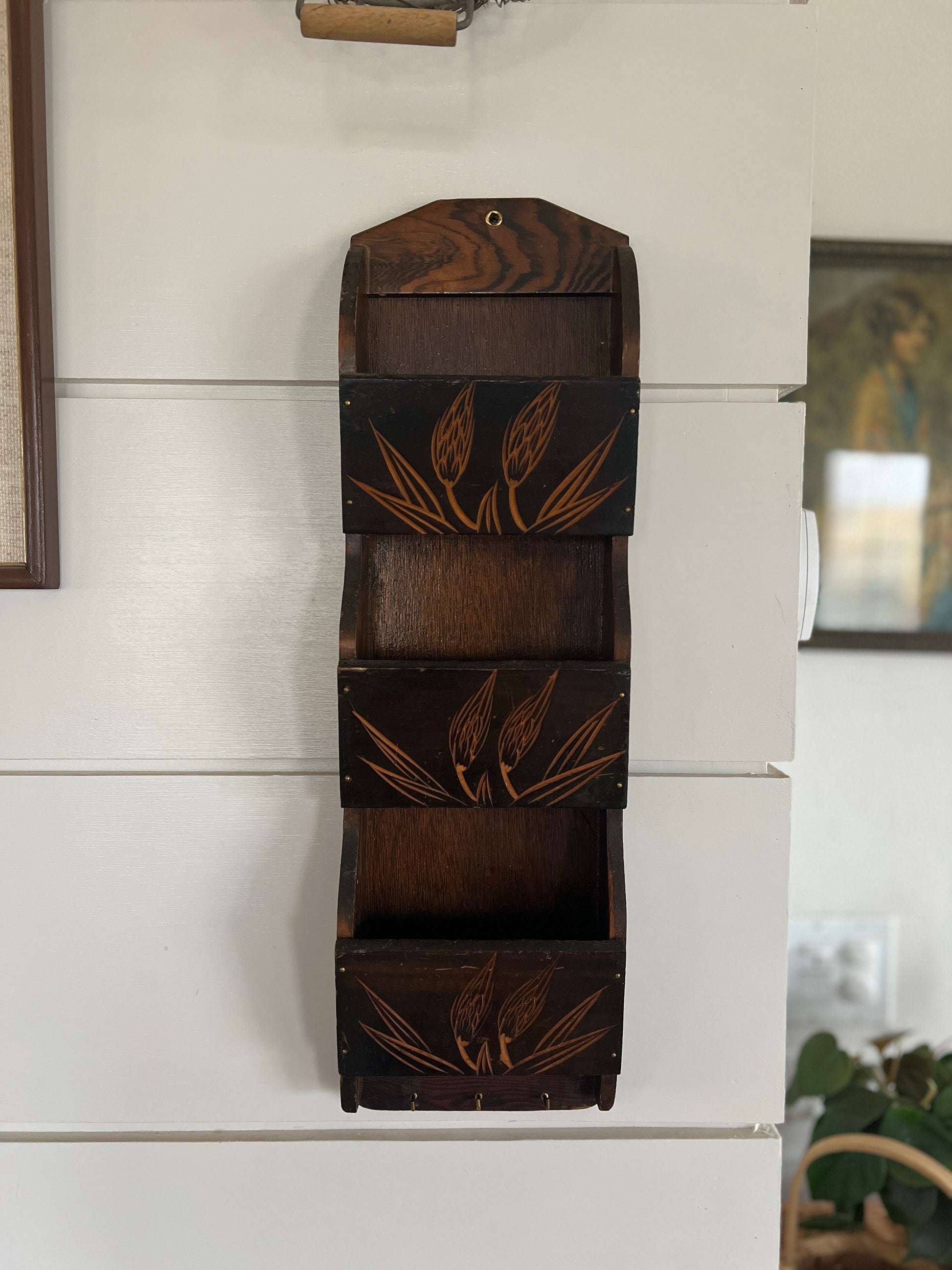 Vintage Farmhouse Wall Pocket, vintage Farmhouse Wall Decor, Vintage Wood Wall Pocket, Vintage Mail Organizer, Vintage Letter Holder