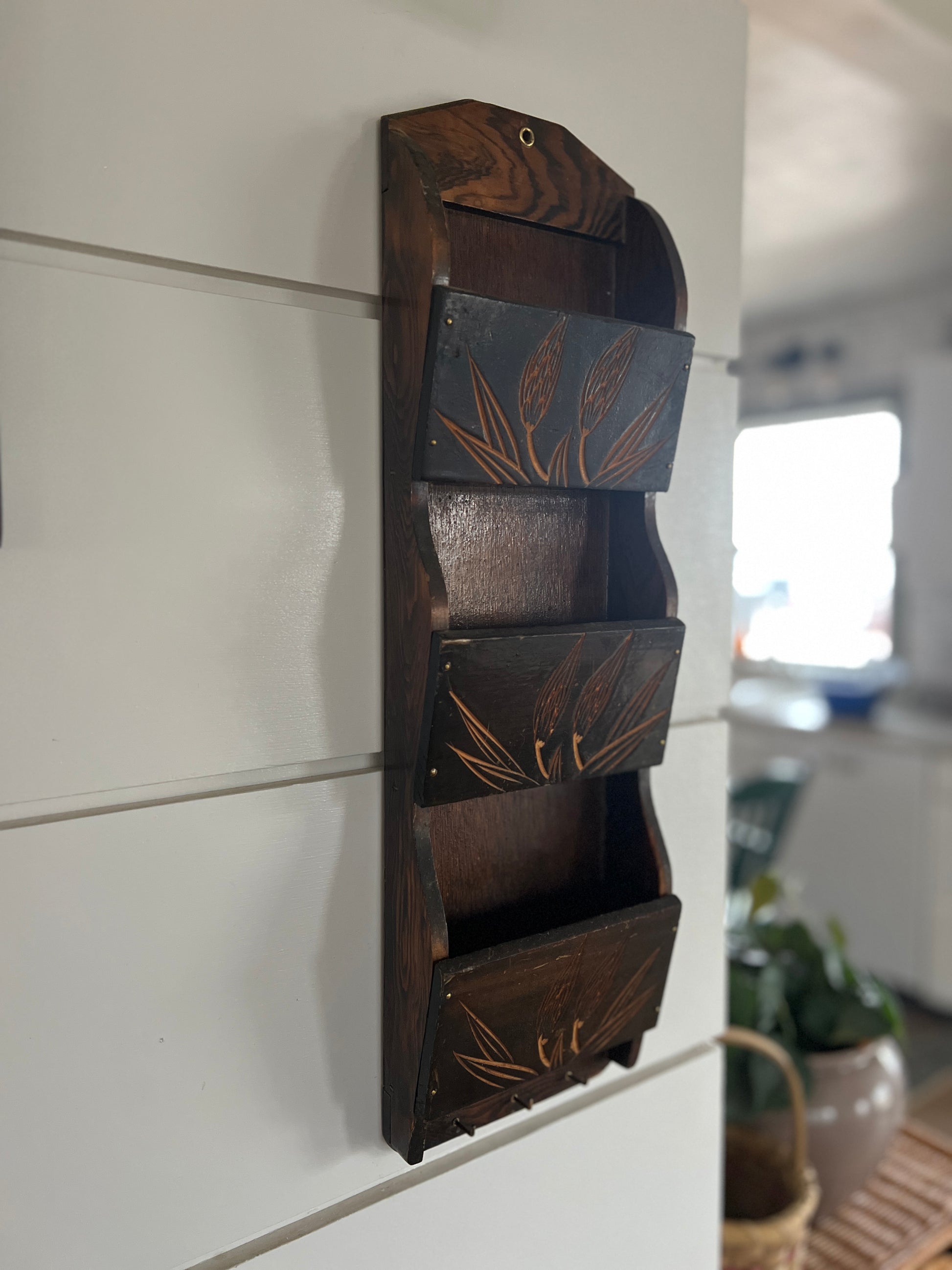 Vintage Farmhouse Wall Pocket, vintage Farmhouse Wall Decor, Vintage Wood Wall Pocket, Vintage Mail Organizer, Vintage Letter Holder