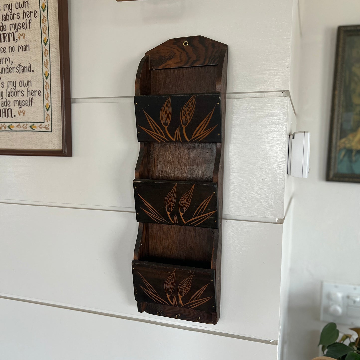 Vintage Farmhouse Wall Pocket, vintage Farmhouse Wall Decor, Vintage Wood Wall Pocket, Vintage Mail Organizer, Vintage Letter Holder