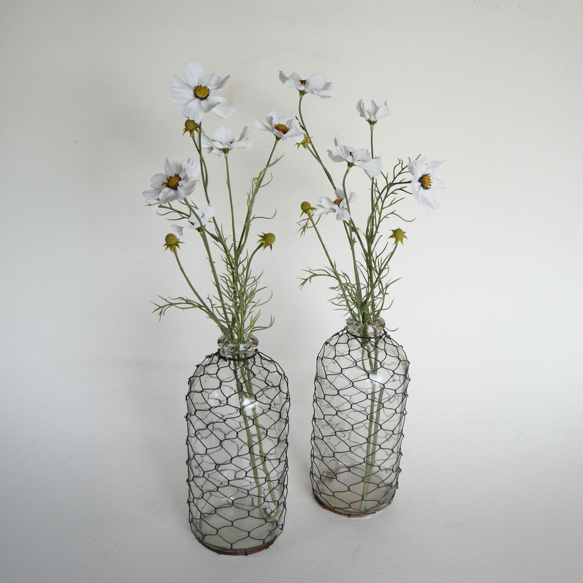 Wire Wrapped Glass Jar Vase, Farmhouse Wire Vase, Vintage Glass and Wire Vase, Chicken Wire Wrapped Vase, Wire Covered Glass Jar Vase
