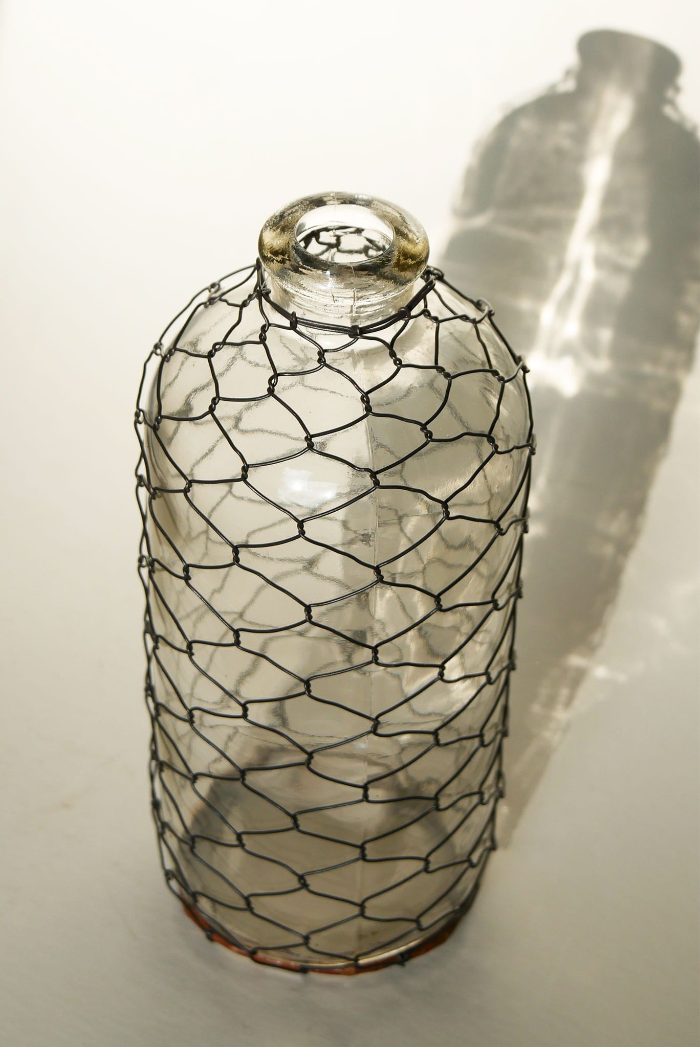 Wire Wrapped Glass Jar Vase, Farmhouse Wire Vase, Vintage Glass and Wire Vase, Chicken Wire Wrapped Vase, Wire Covered Glass Jar Vase