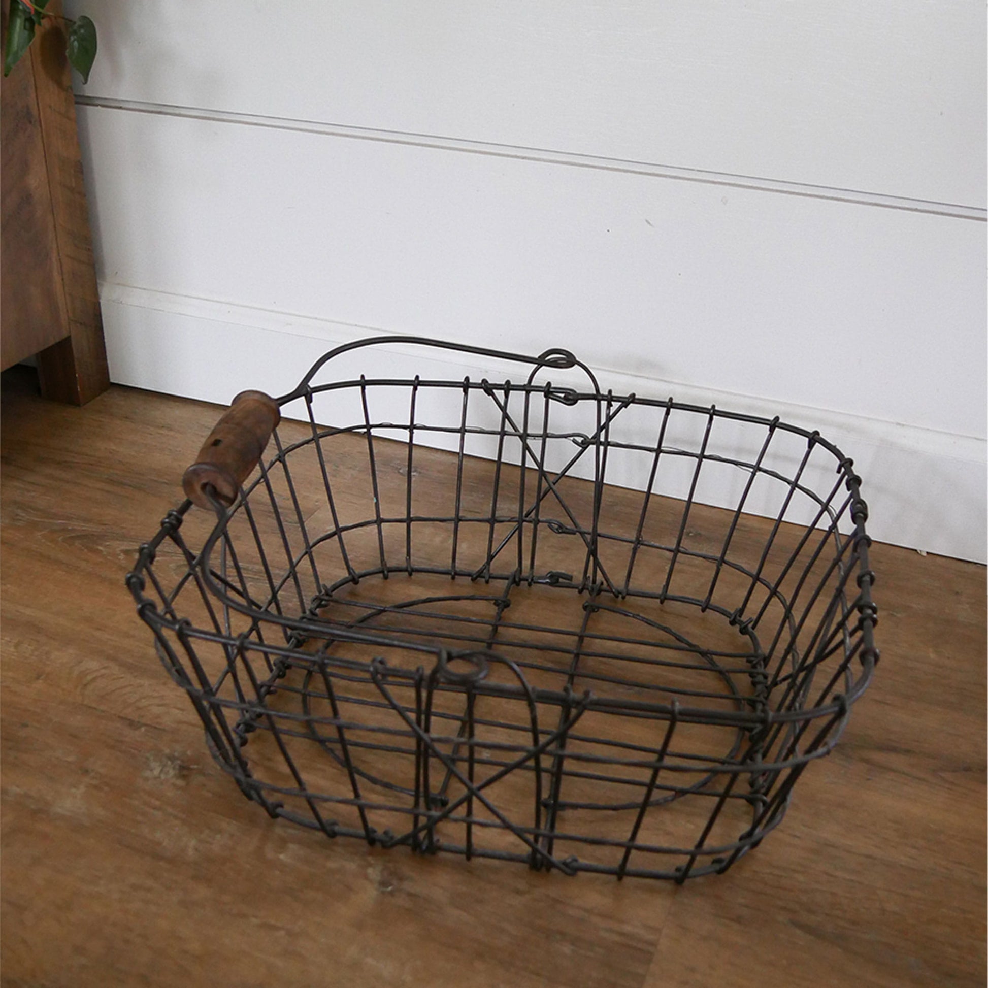 XL Square Wire Egg Basket with Wooden Handle, Egg Gathering Basket, VIntage Egg Basket, Vintage Metal Farmhouse Basket, Vintage Farmhouse Basket, Vintage Farmhouse Decor, Vintage Farmhouse Kitchen, Vintage Gathering Basket