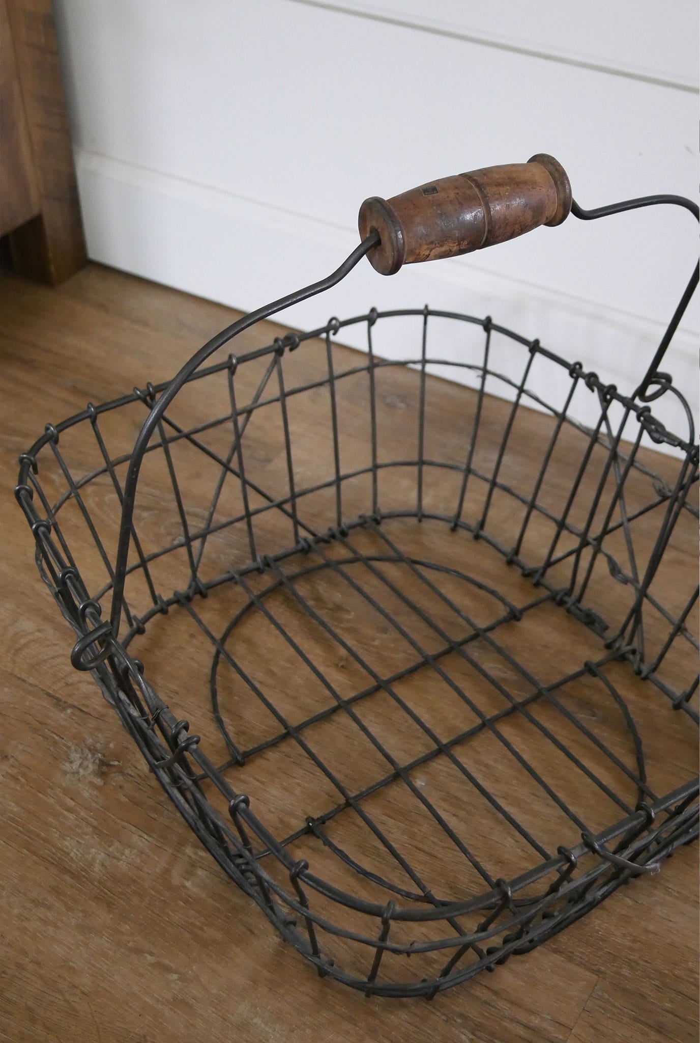 XL Square Wire Egg Basket with Wooden Handle, Egg Gathering Basket, VIntage Egg Basket, Vintage Metal Farmhouse Basket, Vintage Farmhouse Basket, Vintage Farmhouse Decor, Vintage Farmhouse Kitchen, Vintage Gathering Basket