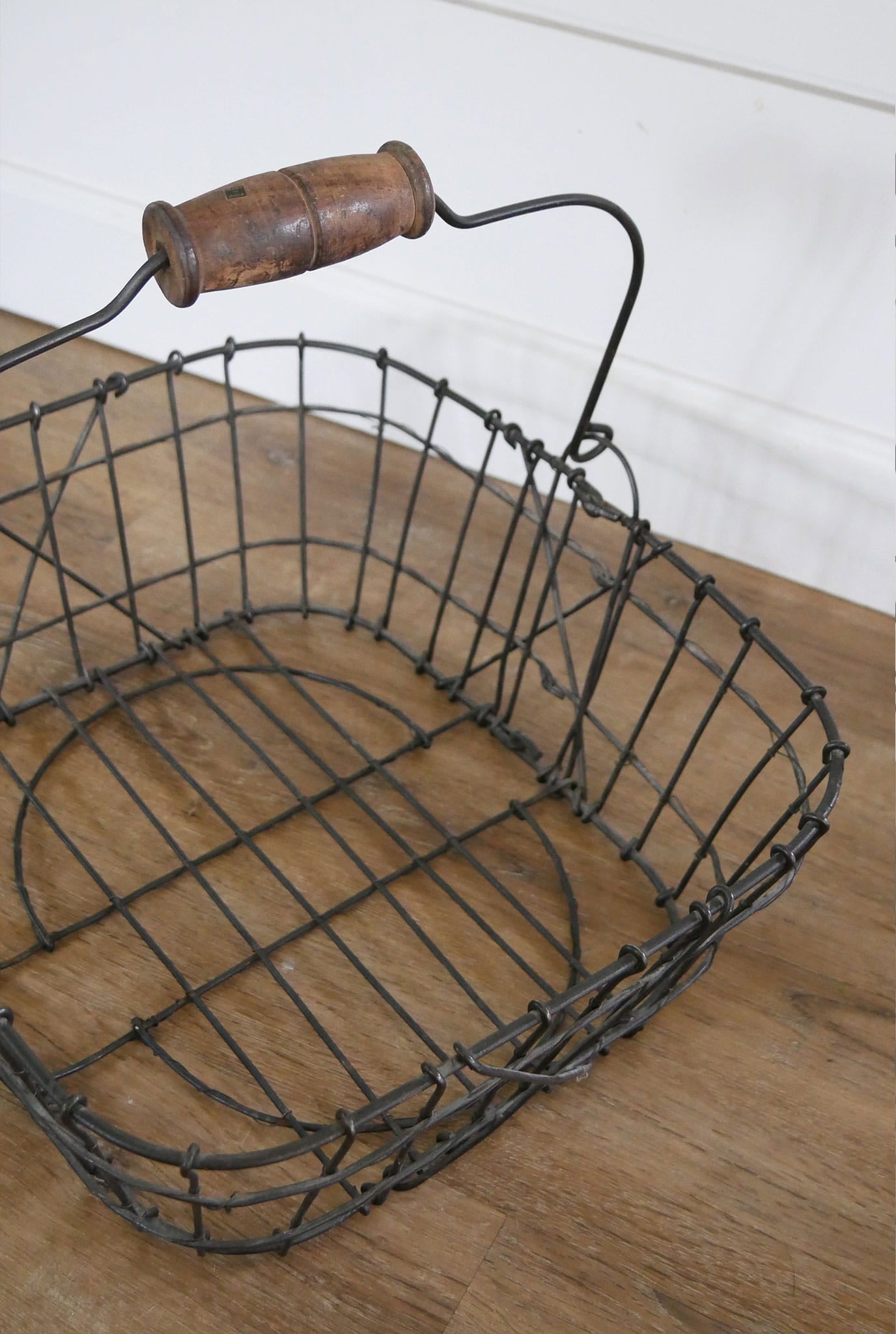 XL Square Wire Egg Basket with Wooden Handle, Egg Gathering Basket, VIntage Egg Basket, Vintage Metal Farmhouse Basket, Vintage Farmhouse Basket, Vintage Farmhouse Decor, Vintage Farmhouse Kitchen, Vintage Gathering Basket