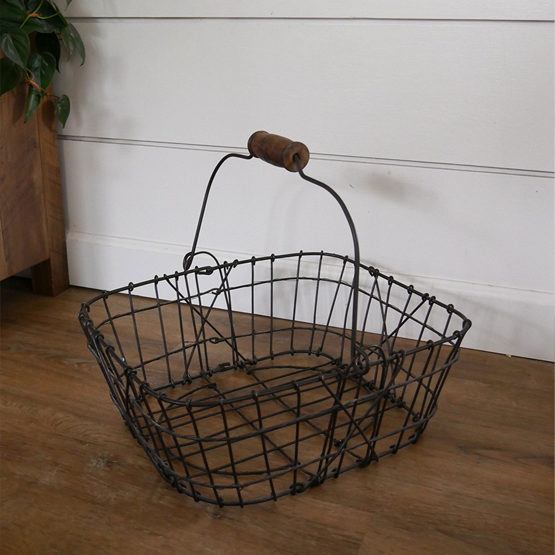 XL Square Wire Egg Basket with Wooden Handle, Egg Gathering Basket, VIntage Egg Basket, Vintage Metal Farmhouse Basket, Vintage Farmhouse Basket, Vintage Farmhouse Decor, Vintage Farmhouse Kitchen, Vintage Gathering Basket
