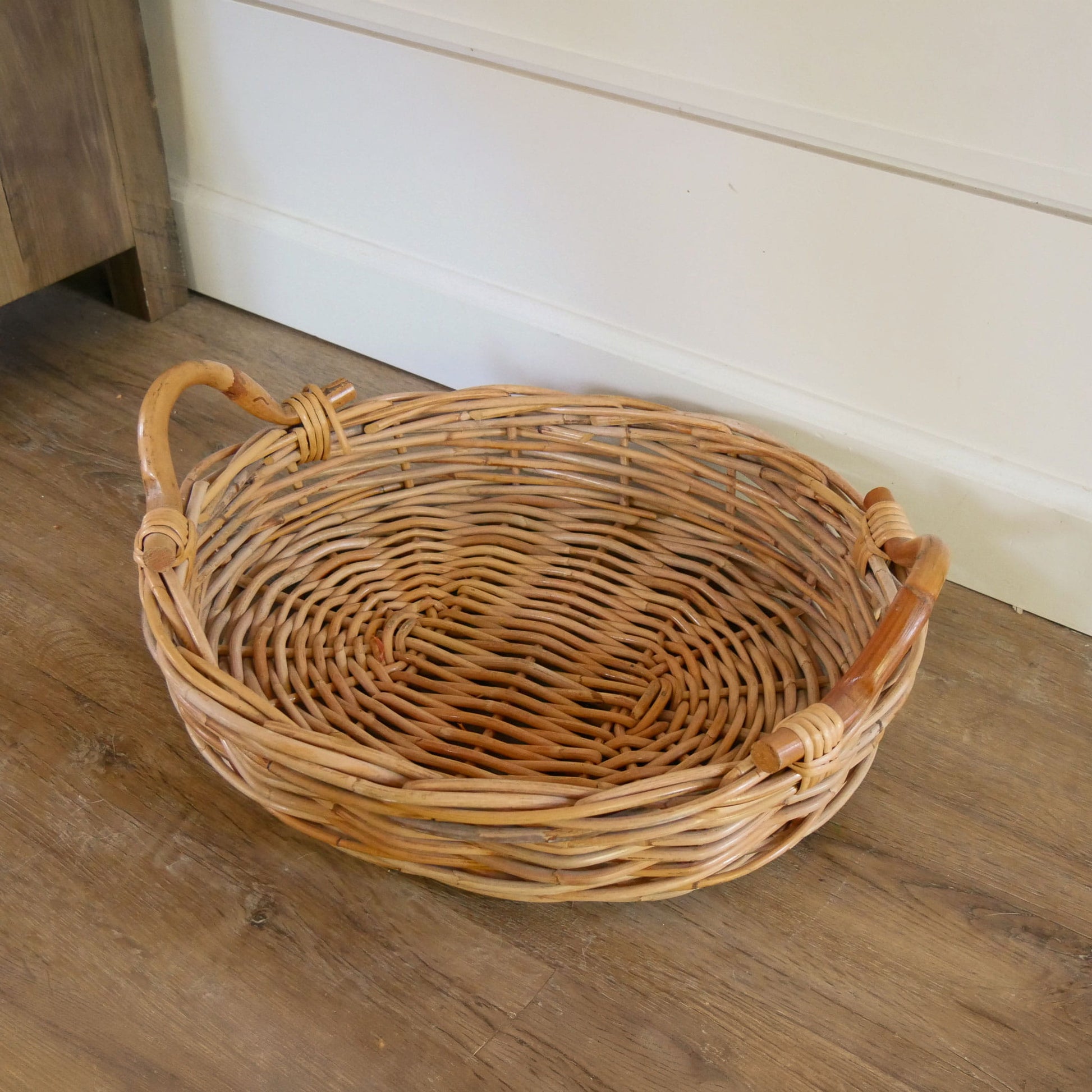 XL Bamboo Wicker Oval Tray with Handles, Farmhouse Basket Tray, Vintage Farmhouse Dining, Vintage Basket Decor, Vintage Cottage Basket, VIntage Cottagecore Basket, VIntage Cottage Dining, Vintage Cottagecore Dining Decor