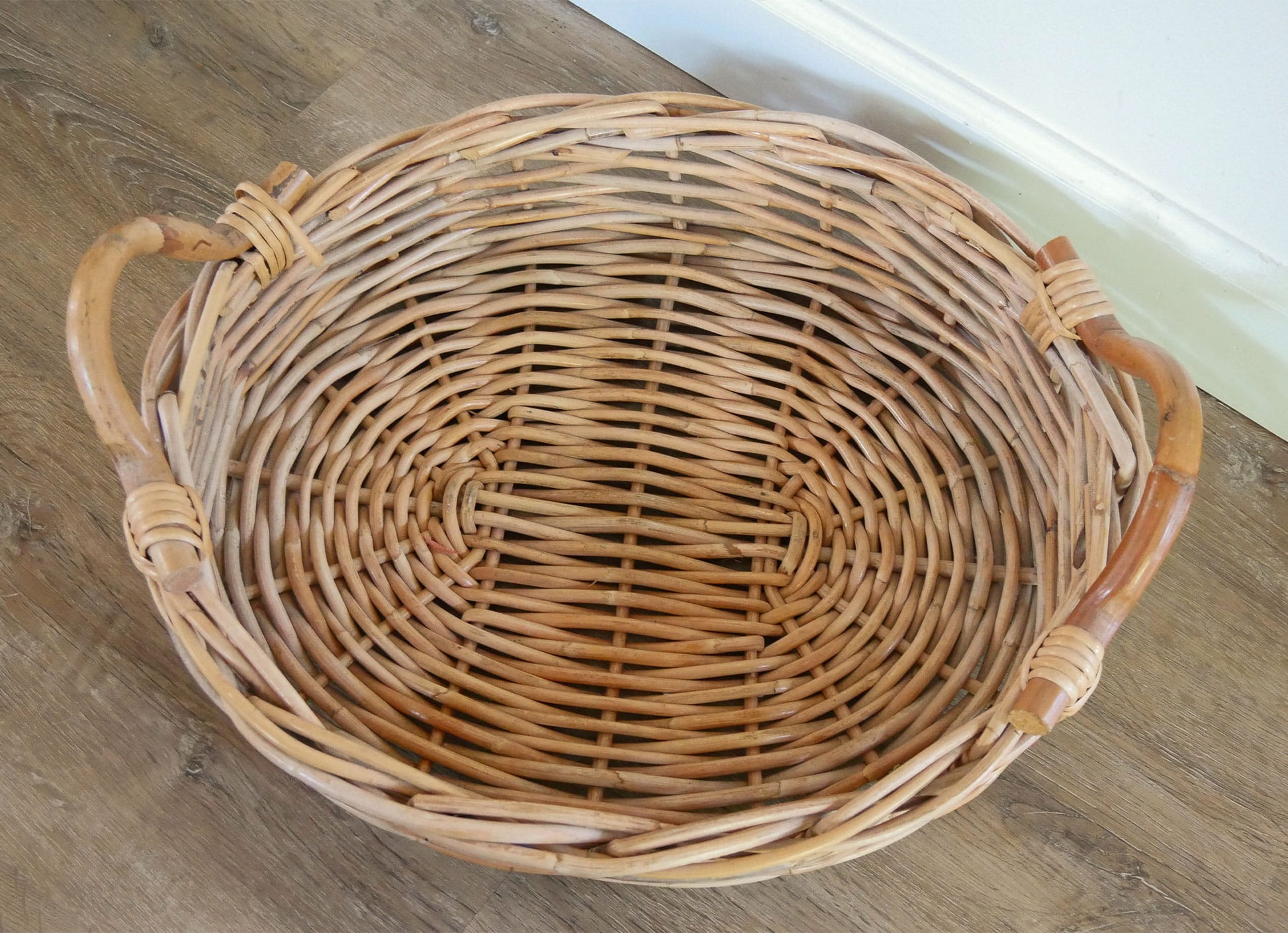 XL Bamboo Wicker Oval Tray with Handles, Farmhouse Basket Tray, Vintage Farmhouse Dining, Vintage Basket Decor, Vintage Cottage Basket, VIntage Cottagecore Basket, VIntage Cottage Dining, Vintage Cottagecore Dining Decor