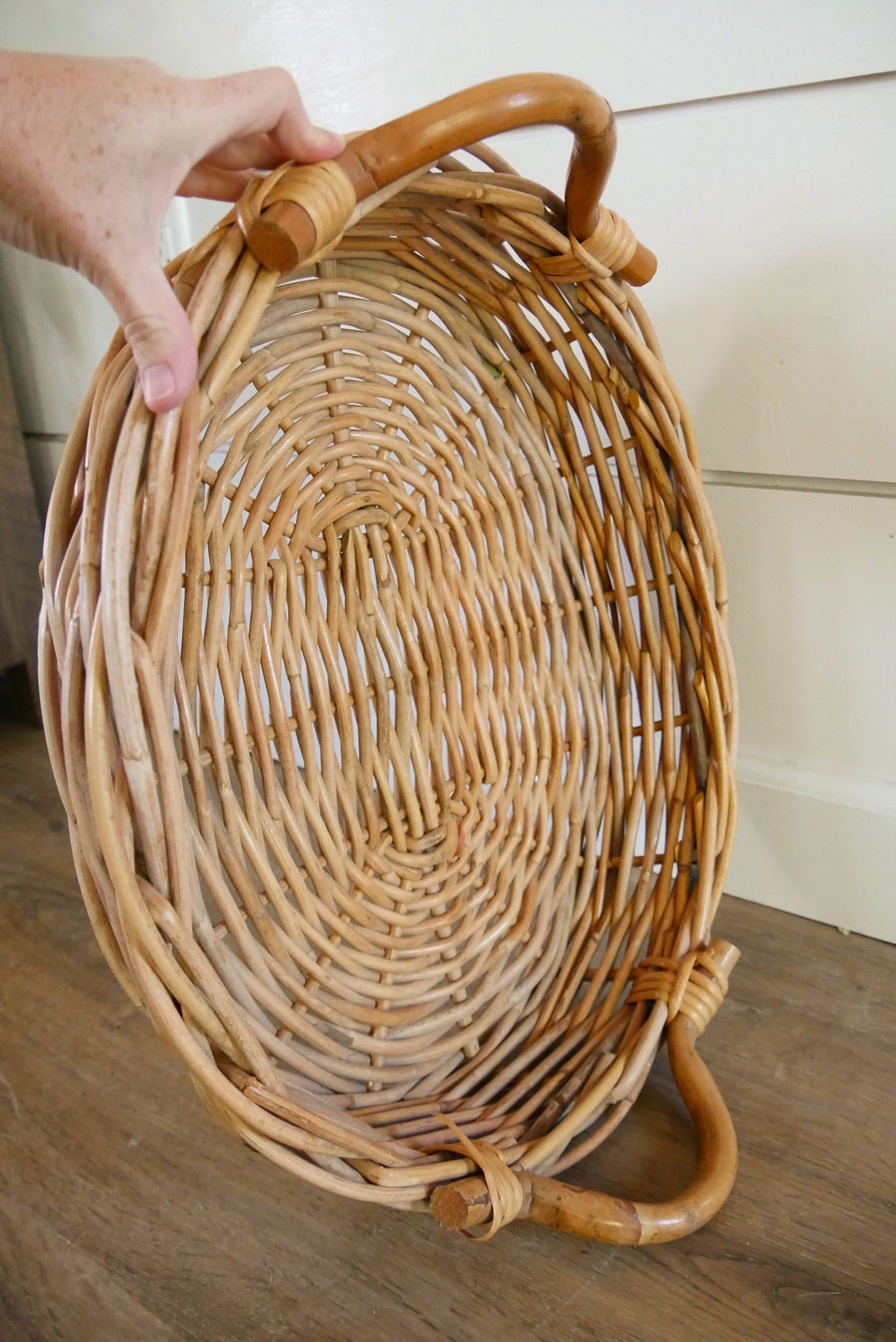 XL Bamboo Wicker Oval Tray with Handles, Farmhouse Basket Tray, Vintage Farmhouse Dining, Vintage Basket Decor, Vintage Cottage Basket, VIntage Cottagecore Basket, VIntage Cottage Dining, Vintage Cottagecore Dining Decor