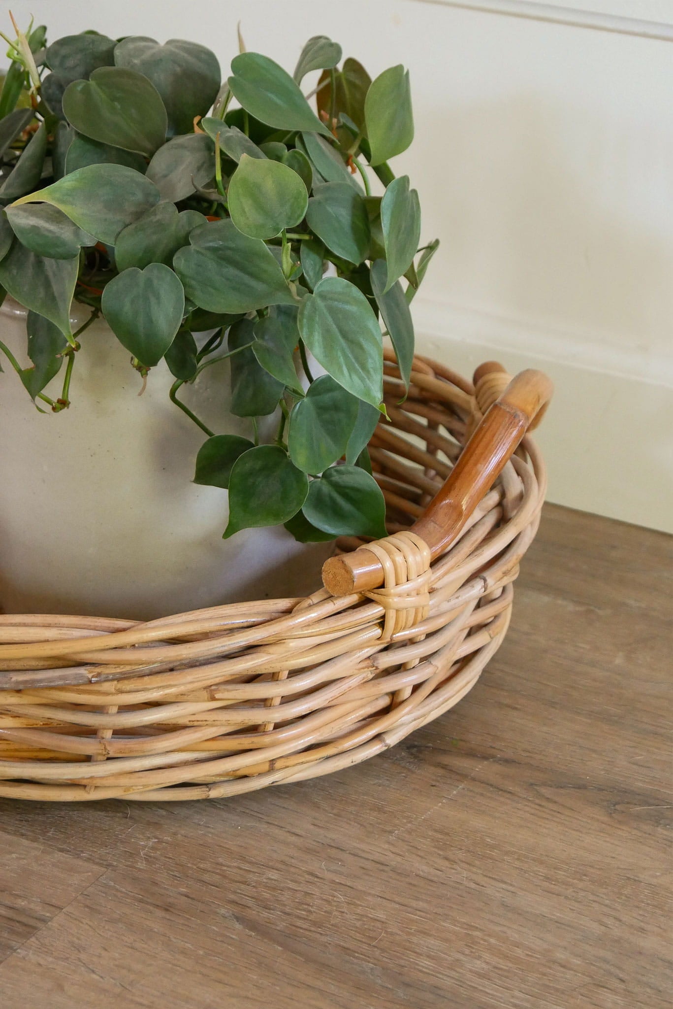 XL Bamboo Wicker Oval Tray with Handles, Farmhouse Basket Tray, Vintage Farmhouse Dining, Vintage Basket Decor, Vintage Cottage Basket, VIntage Cottagecore Basket, VIntage Cottage Dining, Vintage Cottagecore Dining Decor