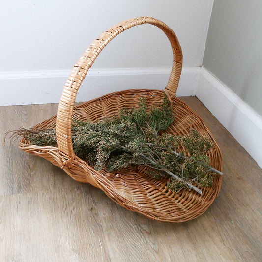 Large European Country Style Gathering Basket, Vintage Gathering Basket, Vintage Flower Basket, Vintage Harvest Basket